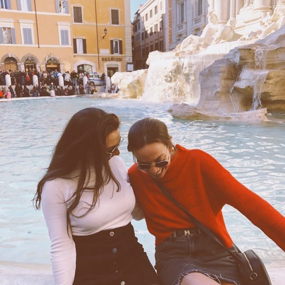 Red Turtle neck - Picture 3 of 3